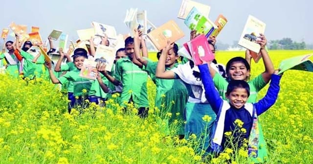 বছরের প্রথম দিন বরিশালে প্রায় ২৫ লাখ শিক্ষার্থী পাচ্ছে নতুন বই
