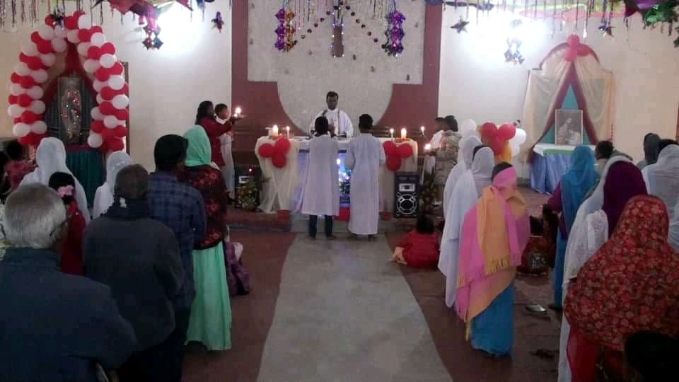 হিলিতে খ্রিস্টান ধর্মাবলম্বীদের শুভ বড়দিন পালিত