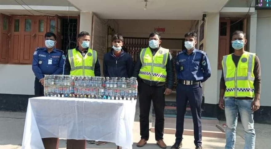 কালিগঞ্জে ৪৭ বোতল ফেনসিডিলসহ ১  মাদক কারবারি আটক