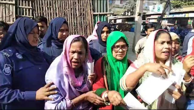 নির্বাচন বর্জনে ঠাকুরগাঁও  লিফলেট বিতরণ, পুলিশের বাধা