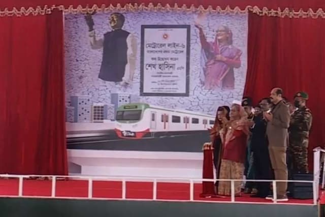 মেট্রোরেল উদ্বোধন করলেন প্রধানমন্ত্রী, দুয়ার খুললো নতুন যুগের