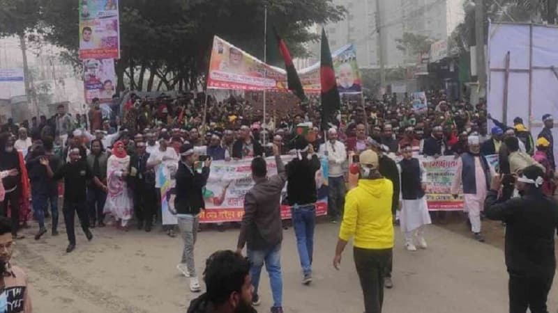 মেট্রোরেলের উদ্বোধন ঘিরে দিয়াবাড়িতে মানুষের ঢল