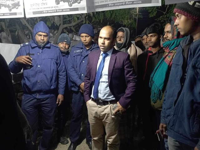 নির্বাচনী আচরণবিধি লঙ্ঘন করায় নৌকা ও স্বতন্ত্রের দুই সমর্থককে জরিমানা