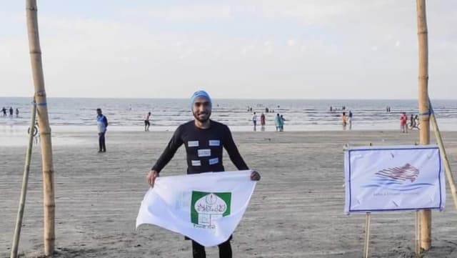 সাঁতরে বাংলা চ্যানেল জয় ইবি শিক্ষার্থী মুসা