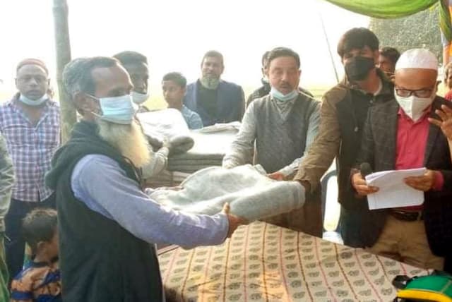 শহীদ পরিবার ও শীতার্তদের মাঝে কম্বল বিতরণ