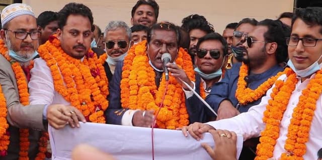 নওগাঁ পৌরসভা নির্বাচনে আওয়ামীলীগের মনোনীত প্রার্থীকে সংবর্ধনা