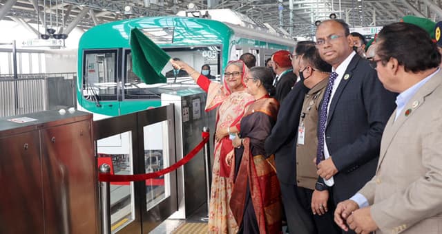 মেট্রোরেল শেখ হাসিনা সরকারের ভাবমূর্তি বাড়াবে : ব্লুমবার্গ