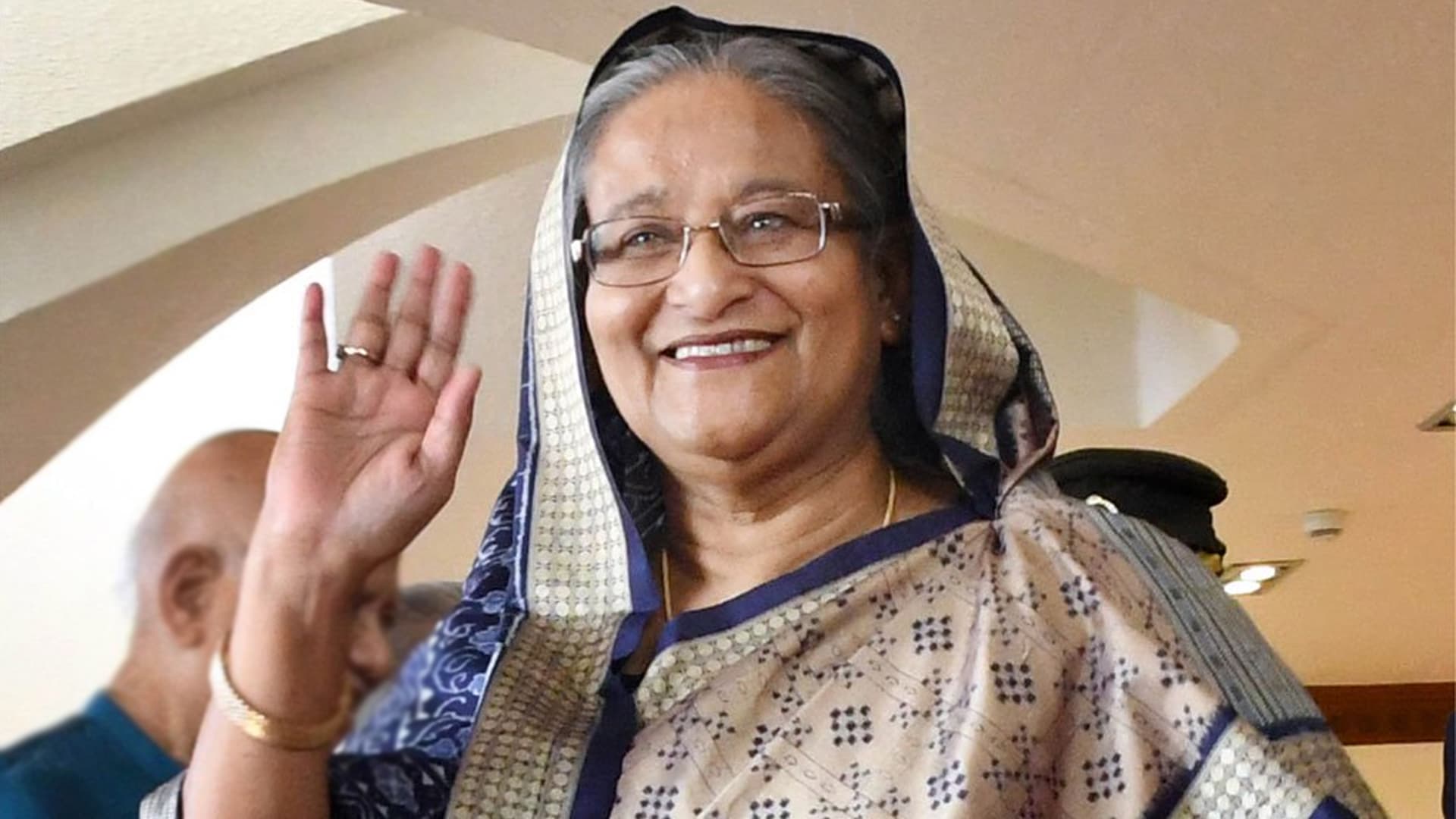 বরিশাল পৌঁছেছেন শেখ হাসিনা