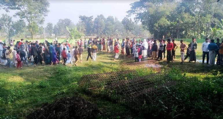পলাশে রাতের আধাঁরে কবরস্থান থেকে ৭ টি কঙ্কাল চুরি