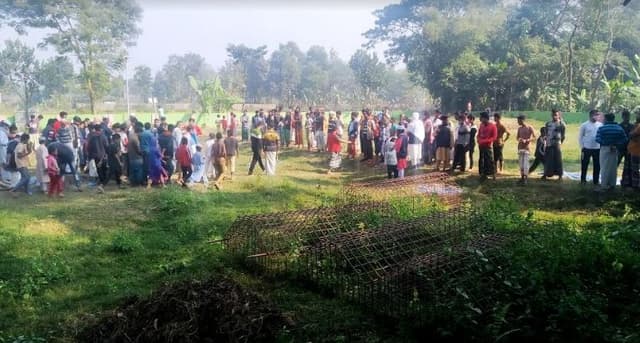 পলাশে রাতের আধাঁরে কবরস্থান থেকে ৭ টি কঙ্কাল চুরি