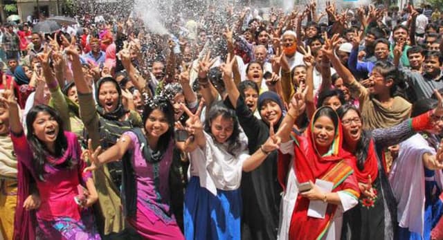 এসএসসি ও সমমানের পরীক্ষার পাসের হার ৯৩.৫৮