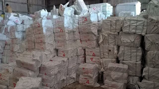 ভারত থেকে ছেপে প্রাথমিকের ৫ লাখ ৩০ হাজার বই এলো দেশে