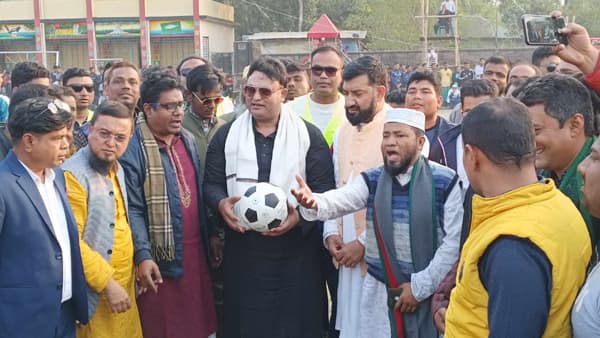 হিলিতে ফুটবল টুর্নামেন্টের উদ্বোধন
