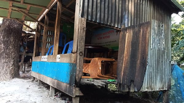 নির্বাচনী সভা শেষে ভুরিভোজের অভিযোগ, আ.লীগ কার্যালয়ে অগ্নিসংযোগ