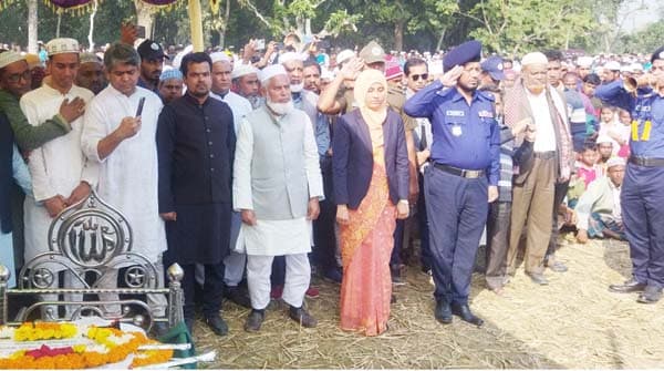 ধামইরহাটে স্বতন্ত্র প্রার্থী আমিনুল হকের রাষ্ট্রীয় মর্যাদায় দাফন সম্পন্ন