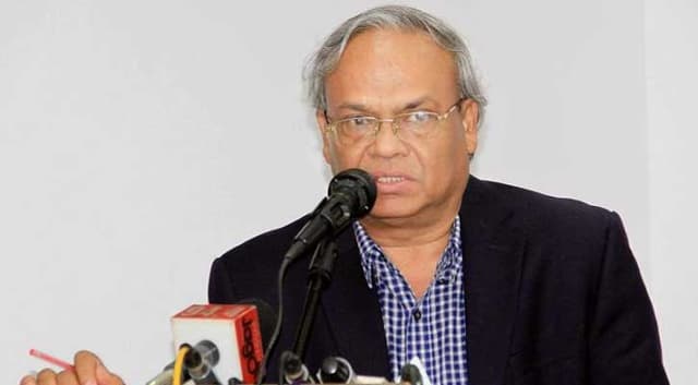 অল্পের জন্য রক্ষা পেয়েছেন রিজভী