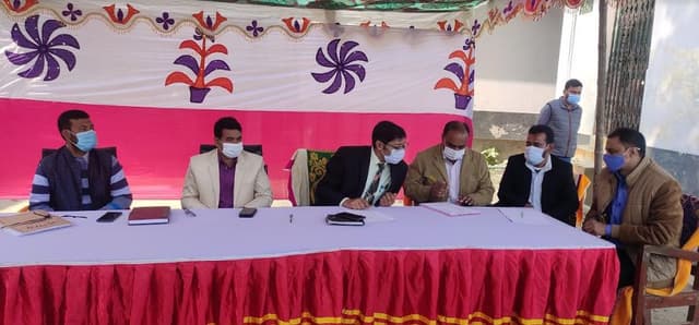 উল্লাপাড়ায় জব্দ কৃত বালু নিলামে বিক্রি