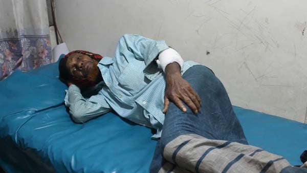 পিরোজপুর-১: ঈগল প্রতীকের মিছিলে নৌকা সমার্থকদের হামলা. আহত ১০