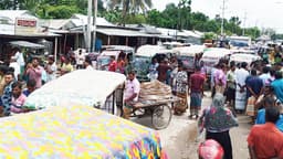সারের দাবিতে সড়ক অবরোধ, ভূরুঙ্গামারীতে কৃষকদের ক্ষোভ