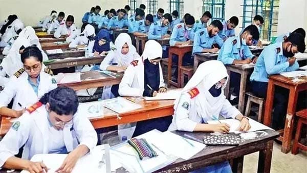 কঠোর নিরাপত্তায় সারাদেশে শুরু হলো এইচএসসি ও সমমান পরীক্ষা