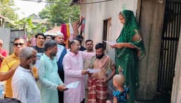 বিএনপির ৩১ দফা বাস্তবায়নে দেবীদ্বারে লিফলেট বিতরণ