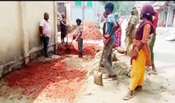 হিলি এলএসডি গোডাউন সড়ক সংস্কারে অনিয়মের অভিযোগ, ক্ষোভ স্থানীয়দের