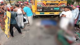 কবিরহাটে ট্রাক চাপায় প্রাণ গেল ছয়জনের