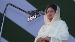 বিএনপির বিপর্যয়ে যেভাবে হাল ধরেছিলেন খালেদা জিয়া