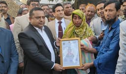 ভোটকেন্দ্রে জন্ম নিল কন্যাশিশু খালেদা