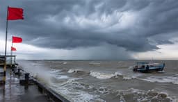 বঙ্গোপসাগরে লঘুচাপ, চার সমুদ্রবন্দরে তিন নম্বর সতর্ক সংকেত