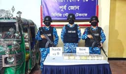 টেকনাফ সীমান্তে পৃথক অভিযানে উদ্ধার এক লাখ ত্রিশ হাজার ইয়াবা