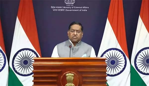 শেখ হাসিনার প্রত্যর্পণ অনুরোধ পরীক্ষা করছে ভারত