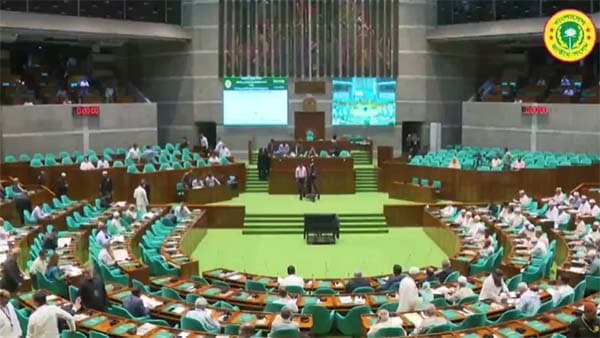 জাতীয় সংসদে তেলের সংকট নিয়ে তীব্র অভিযোগ এমপিদের!