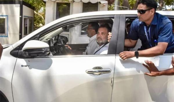 রাহুল গান্ধীর গাড়িবহরে অ্যাম্বুলেন্সের সংঘর্ষ, অক্ষত কংগ্রেস নেতা