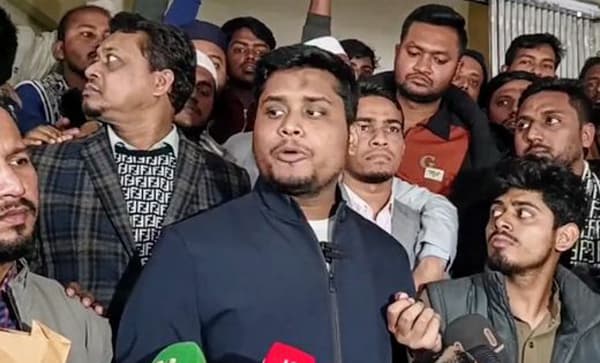 প্রশাসন বিএনপির দিকে ঝুঁকে আছে: হাসনাত আব্দুল্লাহ