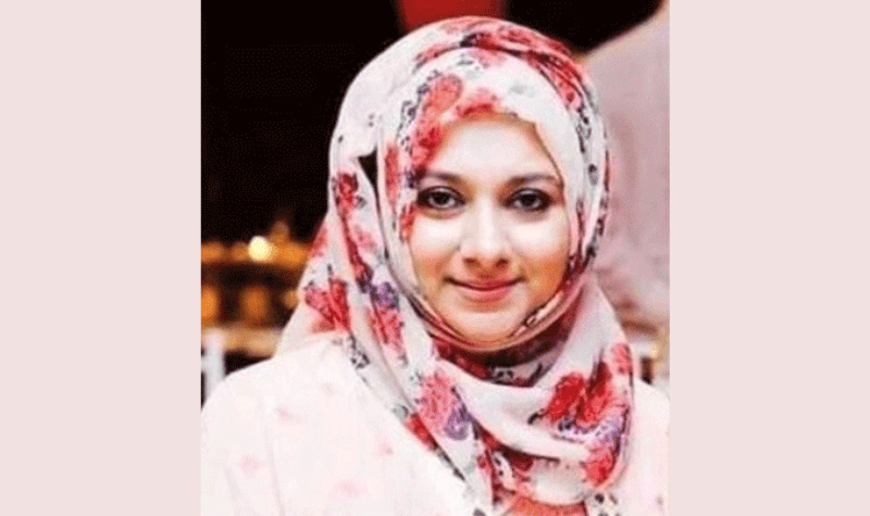 বিমানবন্দরে আটকা, বিদেশযাত্রা করতে পারলেন না পার্থর স্ত্রী