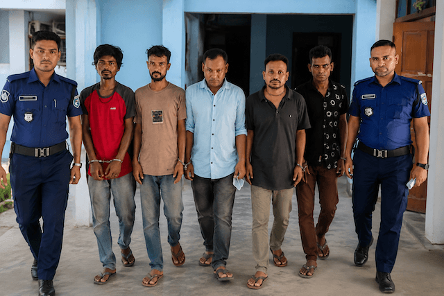 হিলিতে বিশেষ অভিযানে পাঁচজন গ্রেপ্তার, অপহরণ মামলার আসামিও আটক