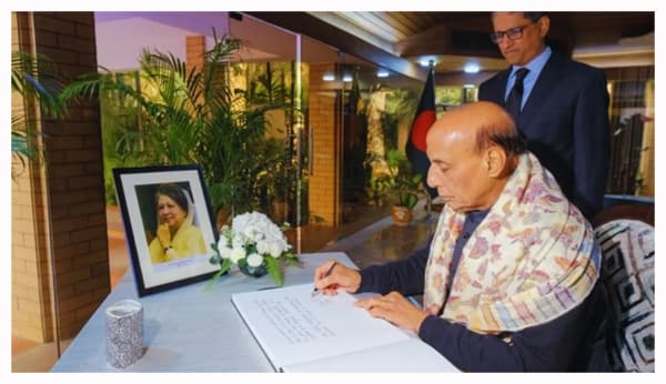 হাইকমিশনে রাজনাথ সিং, ব্যতিক্রমী শ্রদ্ধা নিবেদন