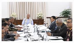 নির্বাচন সামনে, আইনশৃঙ্খলা স্বাভাবিক রাখতে কঠোর নির্দেশ ইউনূসের