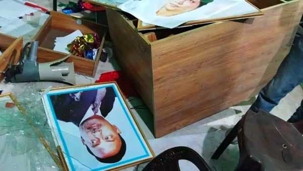 কাঁঠালিয়ায় তুচ্ছ ঘটনায় বিএনপি কার্যালয়ে হামলা, ভাঙচুর
