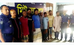 হিলিতে পুলিশের বিশেষ অভিযানে ওয়ারেন্টভূক্ত ৮ আসামি গ্রেফতার