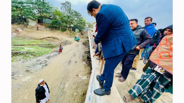 উদ্বোধনের আগেই ফাটল, সরাইলে ৩ কোটি টাকার ব্রিজে কাজ বন্ধ