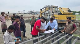 কুয়াকাটায় সৈকত থেকে বালু কাটায় এক মাসের কারাদণ্ড