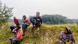 কলাপাড়ায় চুক্তিপত্র জালিয়াতি করে কৃষকের জমি দখল চেষ্টার অভিযোগ