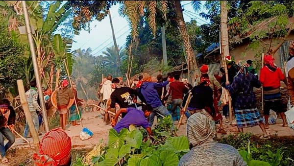 আধিপত্য বিস্তারকে কেন্দ্র করে ঝিনাইদহে বিএনপির দুপক্ষের সংঘর্ষে আহত ১০