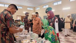 টেকনাফে বিজিবির ফ্রি চিকিৎসা সেবা