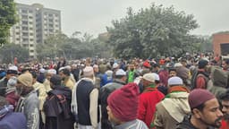 জানাজার পাঁচ ঘণ্টা আগেই মানিক মিয়ায় জনস্রোত