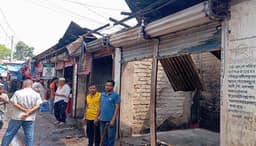 আত্রাইয়ে ভয়াবহ অগ্নিকাণ্ডে দুই দোকান ভস্মীভূত, ৬ লক্ষাধিক টাকার ক্ষতি