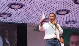 গণতন্ত্রের সূচনায় ধানের শীষে ভোট চাইলেন তারেক রহমান