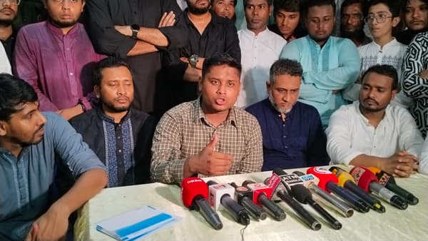 আগামী নির্বাচন নিরপেক্ষ করতে পারবে না: হাসনাত আবদুল্লাহ